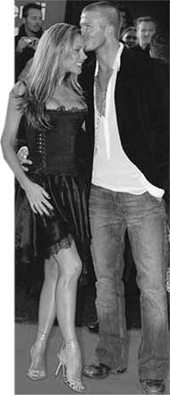 臺灣豪門再曝丑聞，王泉仁想甩掉老婆麻衣與空姐結(jié)婚