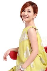 問其人，本長安倡女，嘗學(xué)琵琶于穆、曹二善才，年長色衰，委身為賈人婦。