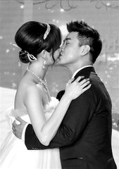 08年美國(guó)男籃入選名人堂：詹姆斯領(lǐng)銜登臺(tái)致辭 集體致敬緬懷科比