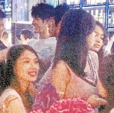 女友支教12年未回家，我到山區(qū)去找人，校長：她10年前就走了