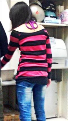 擺拍造謠“中國籍女子嫁到外國貧民窟求助回國” 兩人被罰